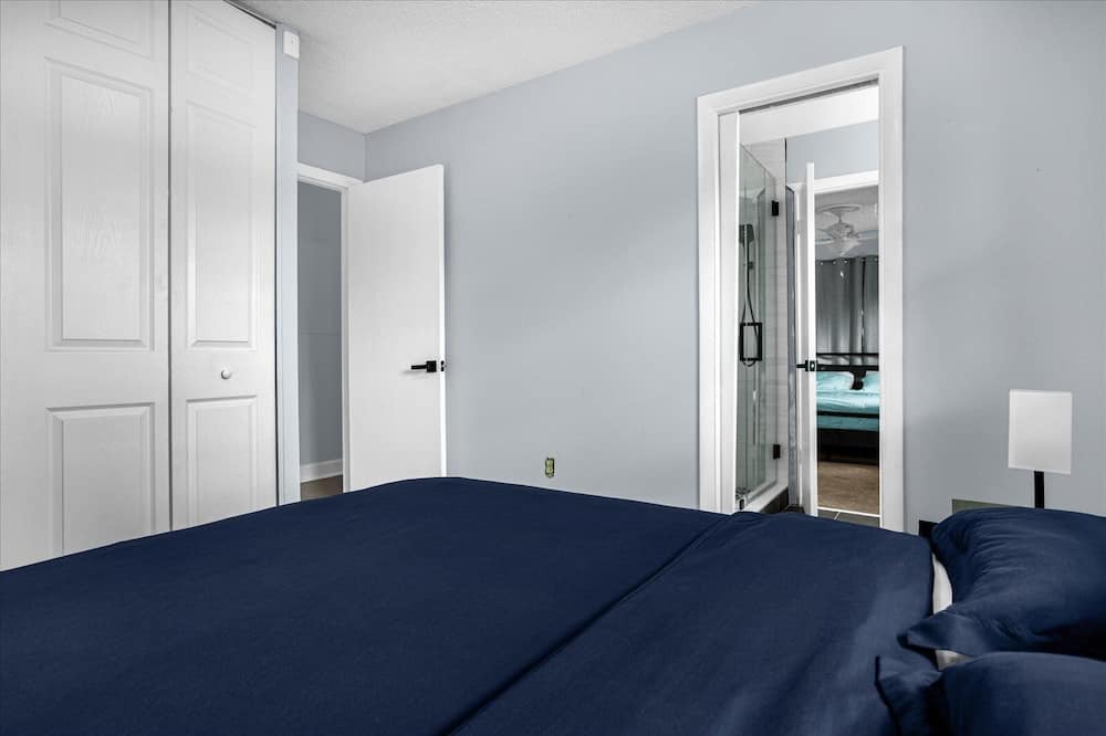 Photo of Bedroom in Sky Lake