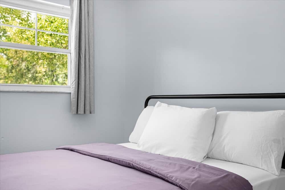 Photo of Bedroom in Sky Lake