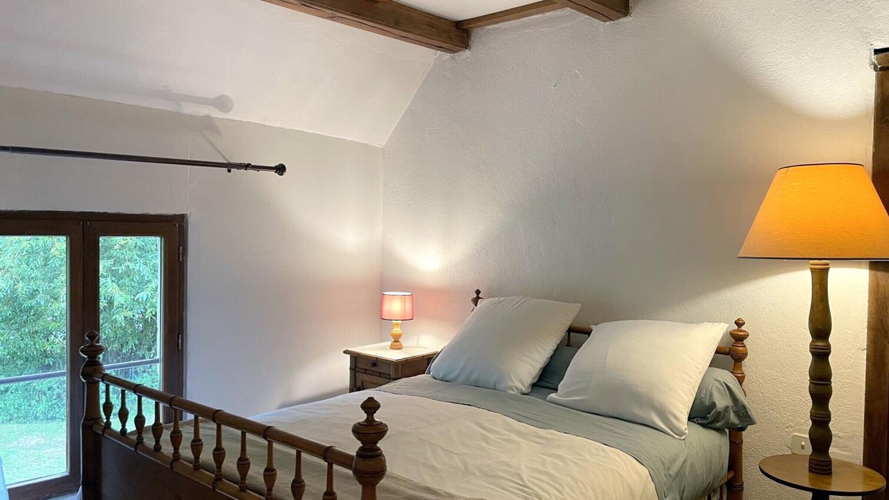 Photo of Others in Hyds