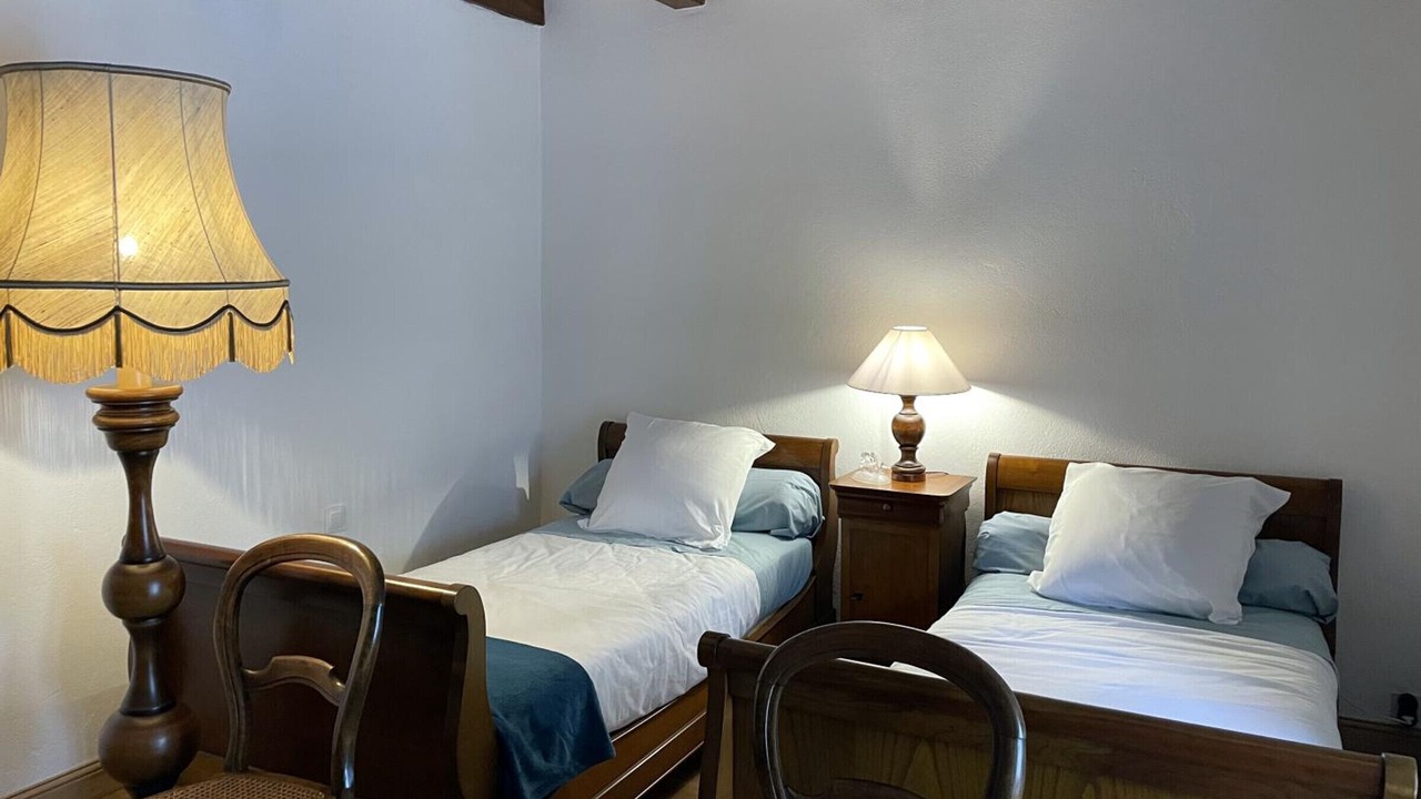 Photo of Others in Hyds