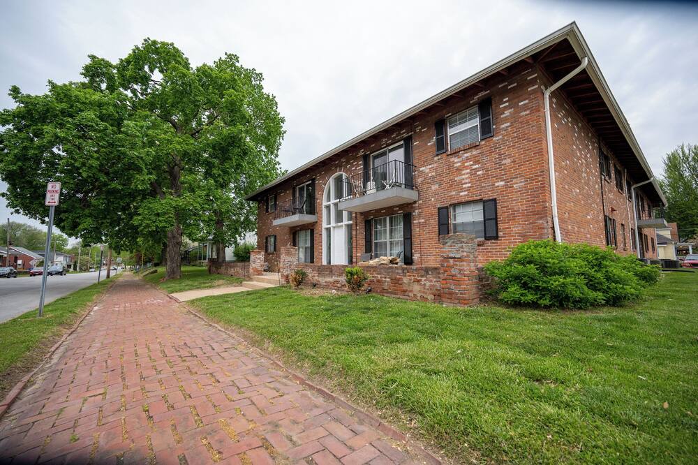 Photo of Others in St. Charles Historic District