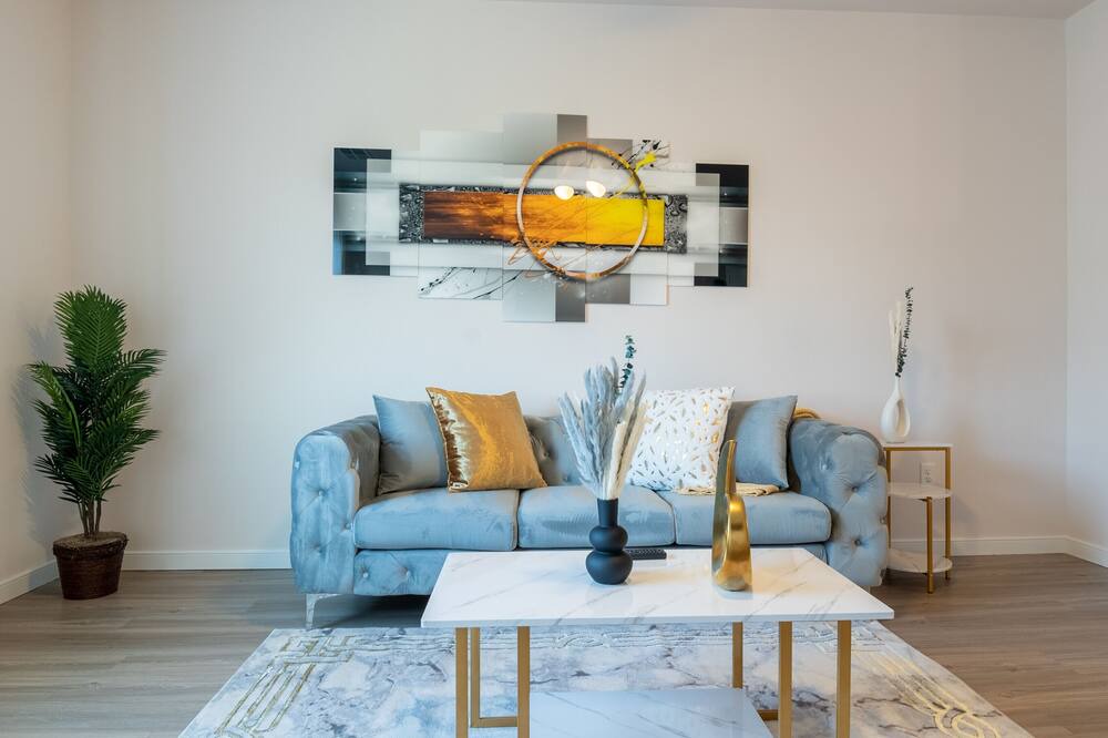Photo of Livingroom in Downtown Baltimore