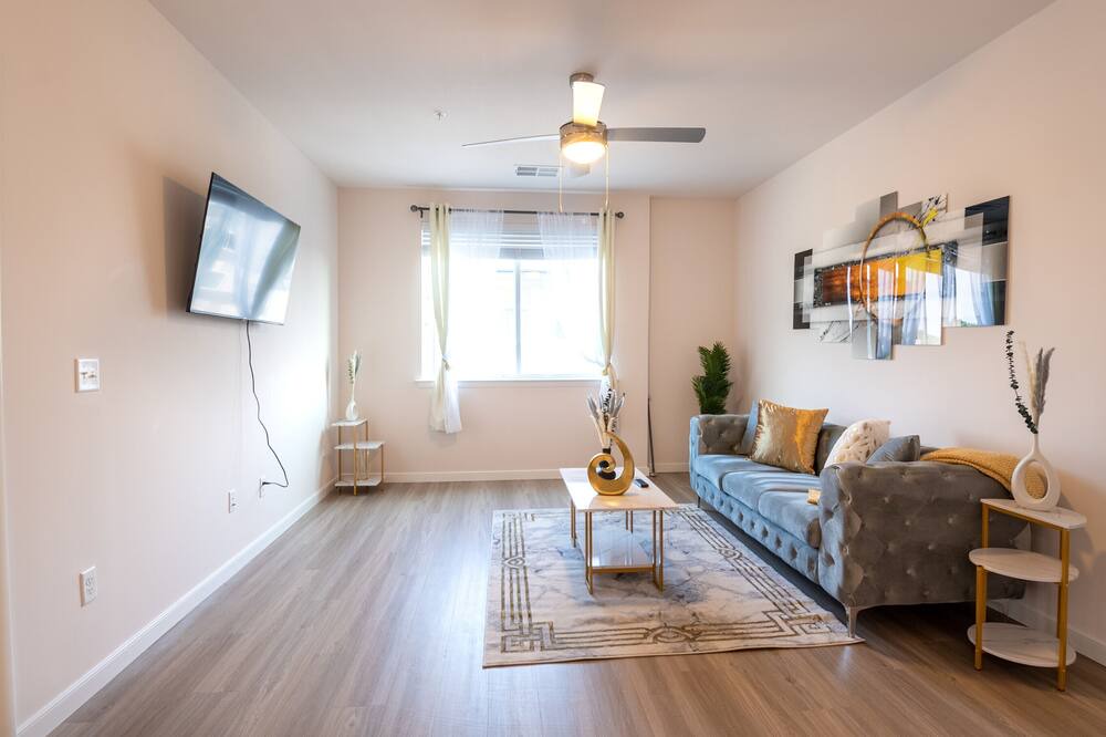 Photo of Livingroom in Downtown Baltimore