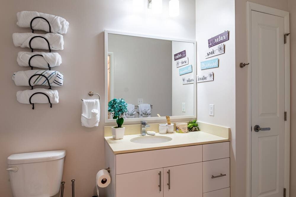 Photo of Bathroom in Downtown Baltimore