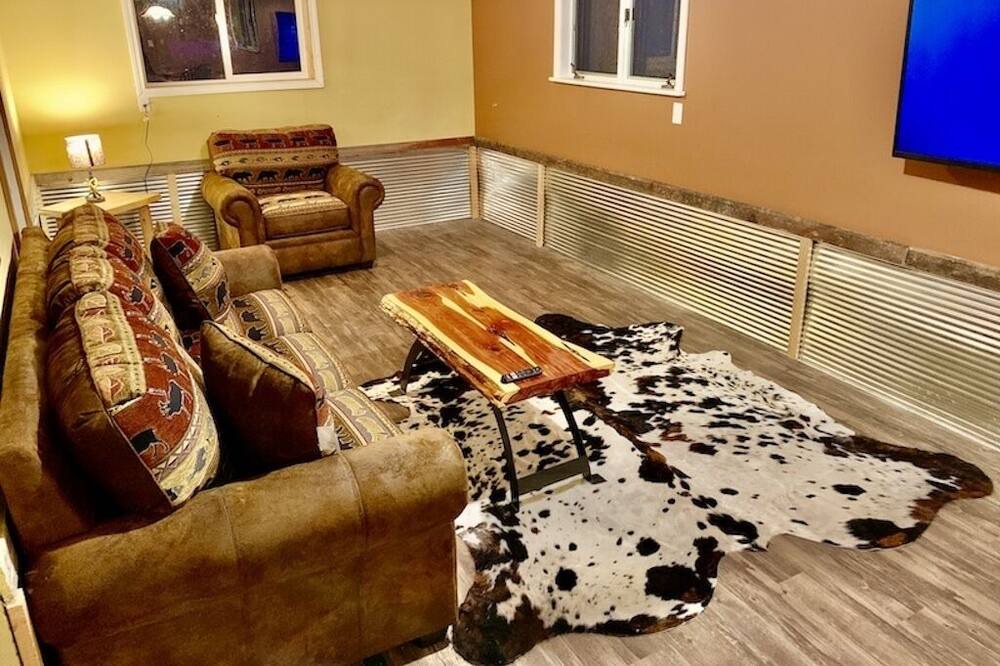 Photo of Livingroom in Lansing