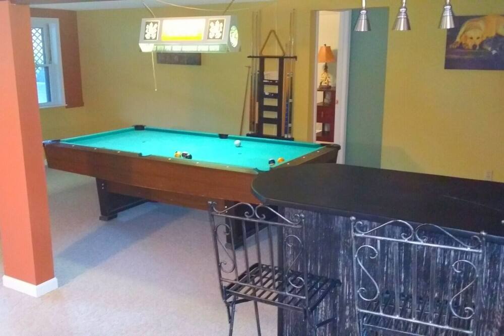 Photo of Bedroom in Lansing