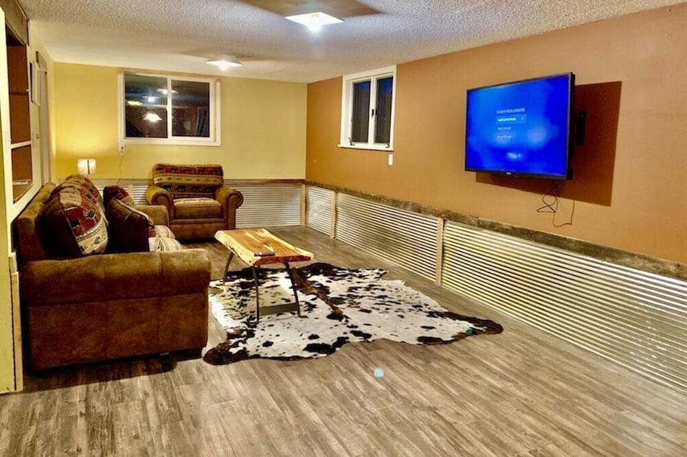 Photo of Livingroom in Lansing