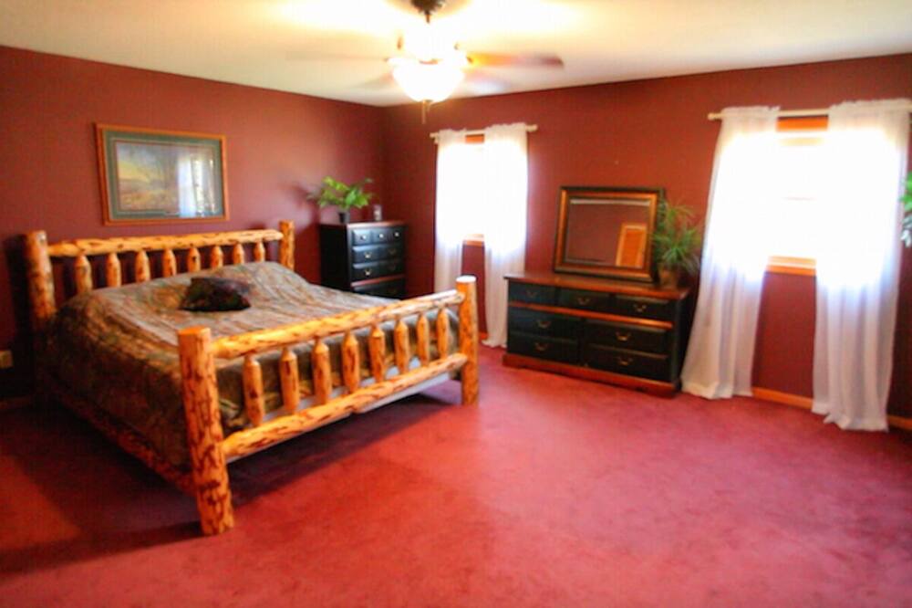 Photo of Bedroom in Lansing