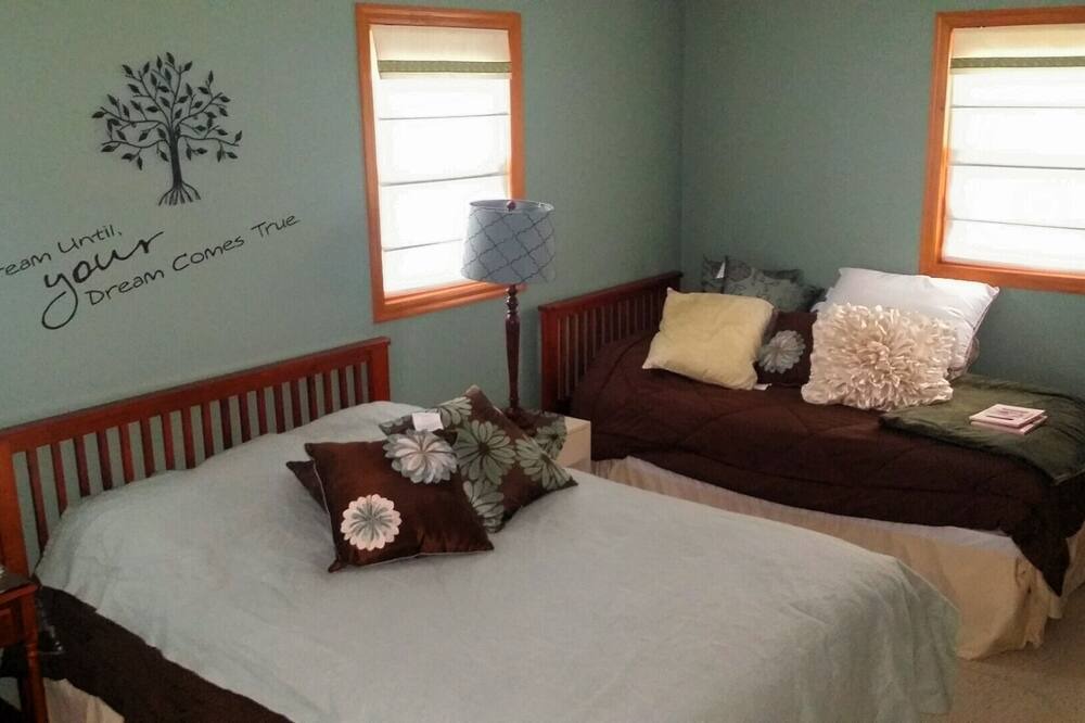 Photo of Bedroom in Lansing