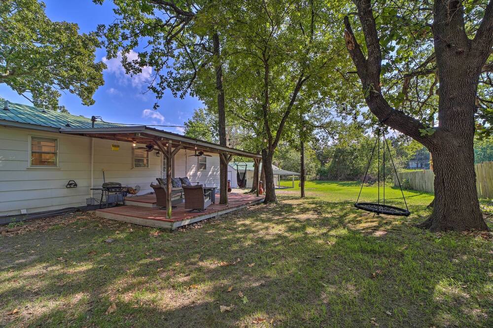 Photo of Outdoor in Canadian