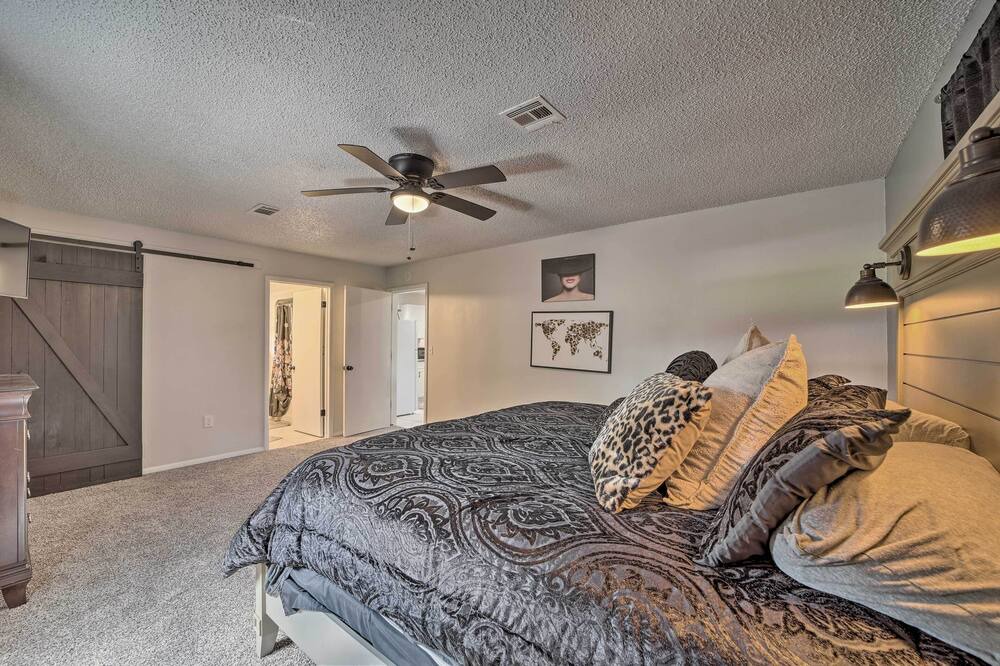 Photo of Bedroom in Canadian