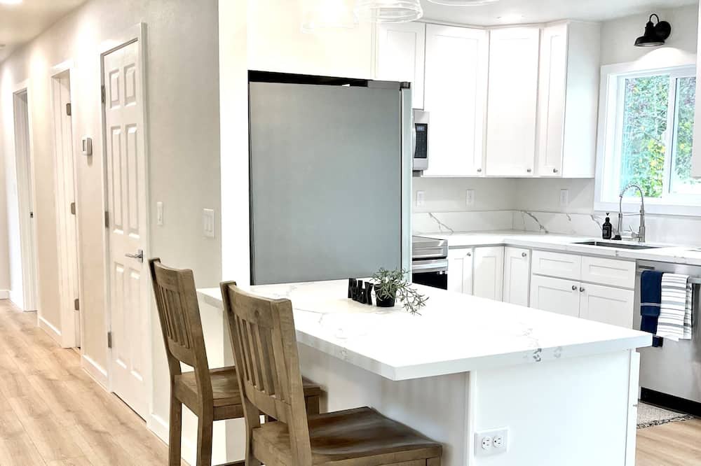 Photo of Others in Five Corners