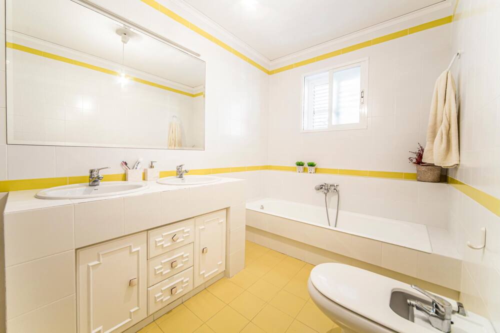 Photo of Bathroom in Playa de Almarda