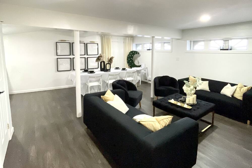 Photo of Livingroom in Southeast Yonkers