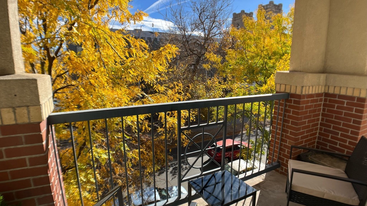 Photo of Outdoor in Uptown