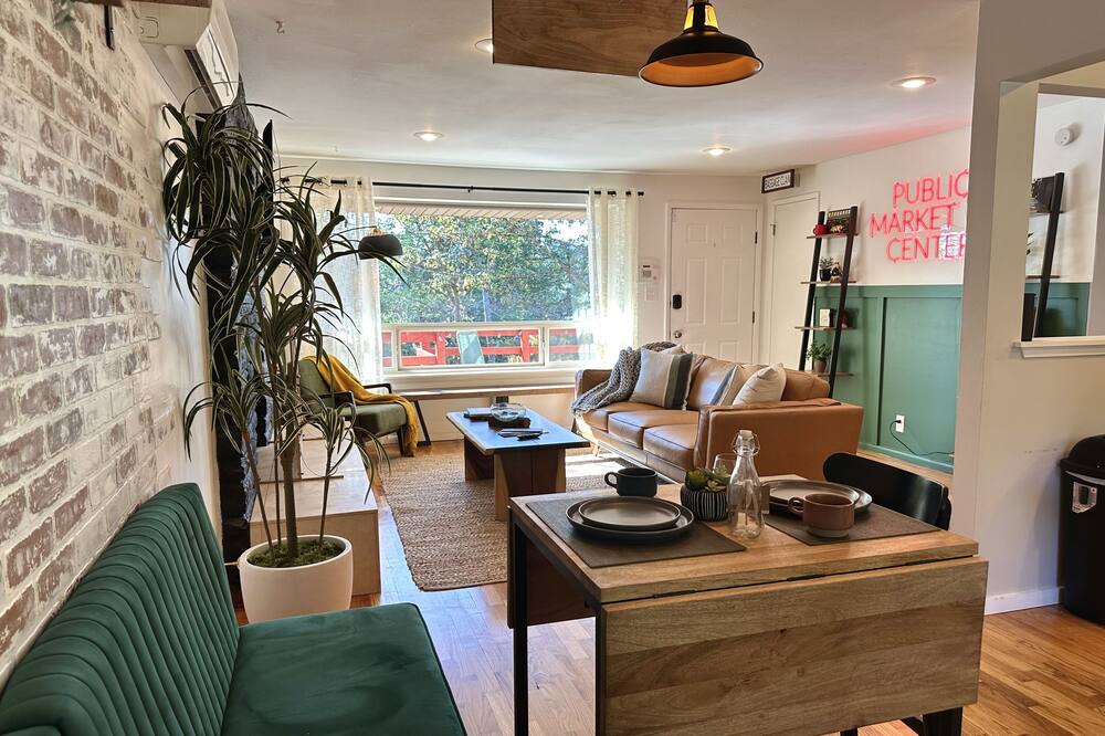 Photo of Livingroom in South Delridge