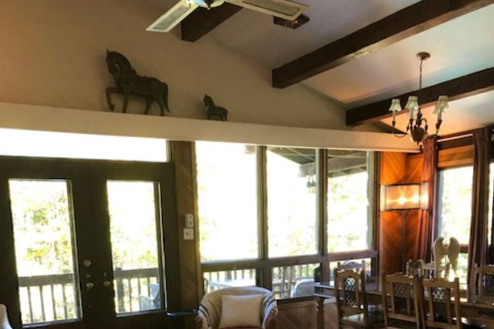 Photo of Livingroom in Esterel