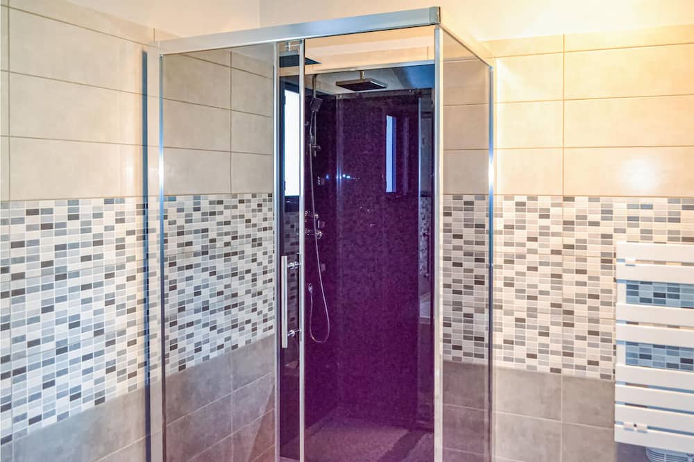 Photo of Bathroom in Mugron