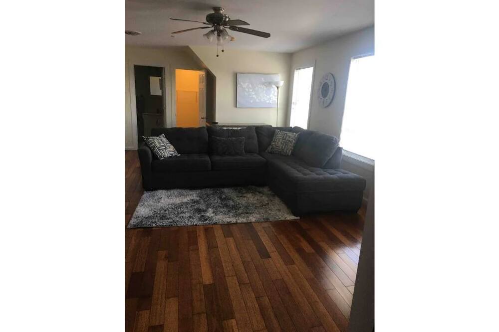 Photo of Livingroom in Niskayuna