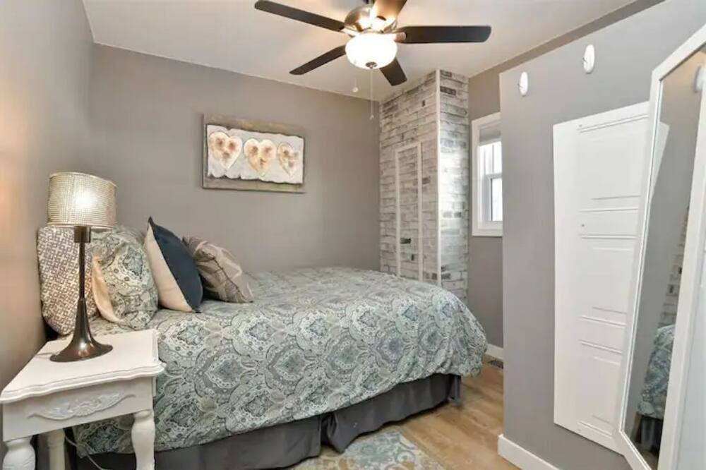 Photo of Bedroom in Washago