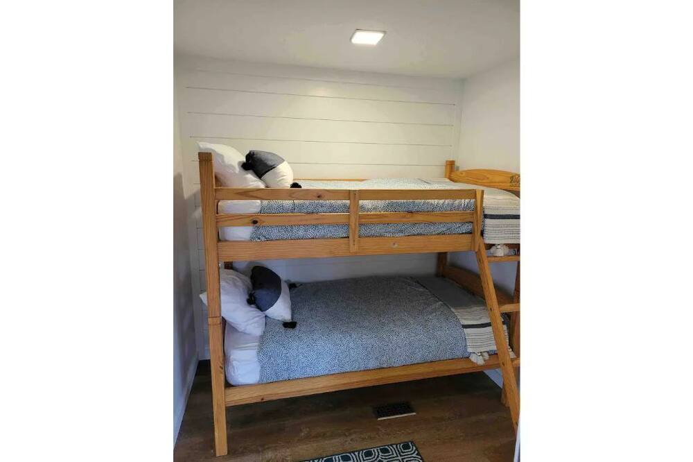Photo of Bedroom in Washago
