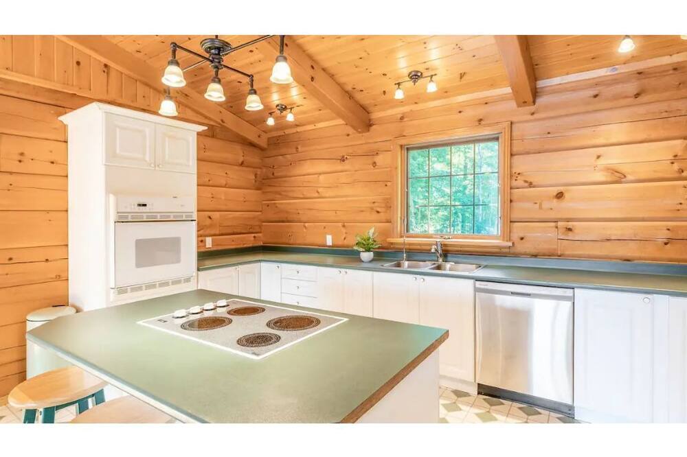 Photo of Kitchen in Gravenhurst