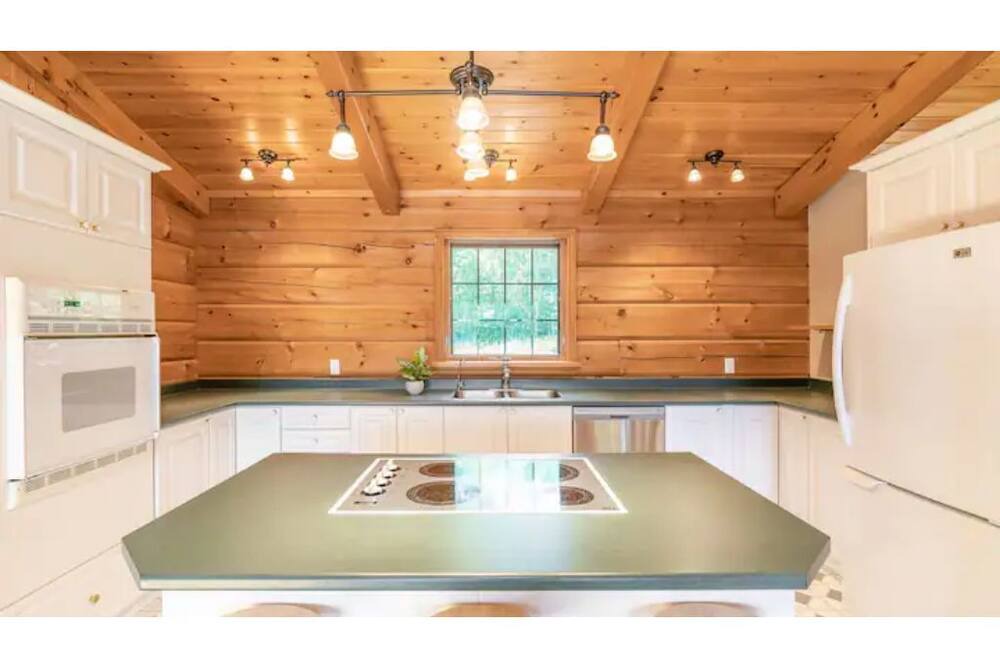 Photo of Kitchen in Gravenhurst