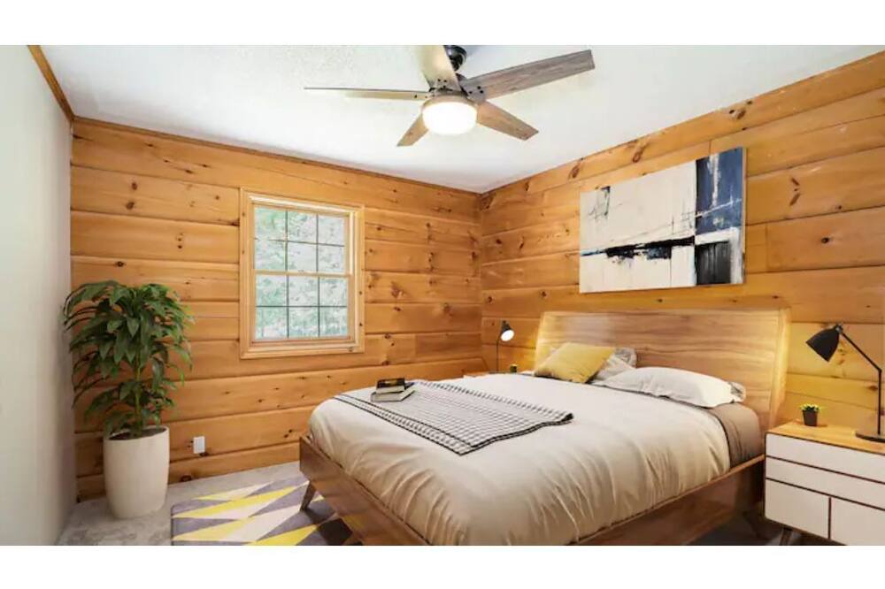 Photo of Bedroom in Gravenhurst