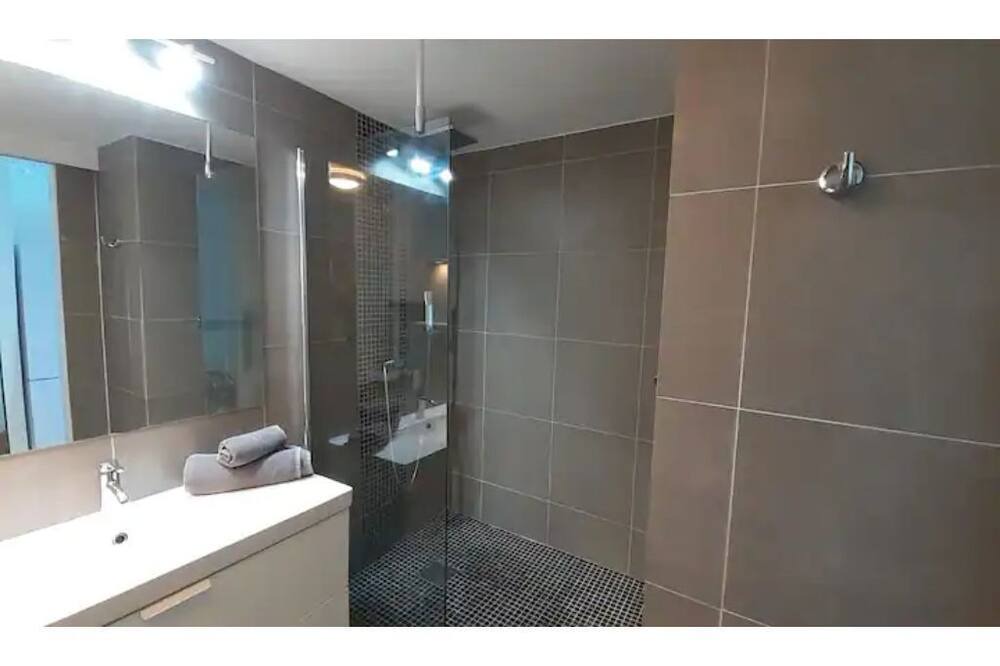 Photo of Bathroom in Marigot