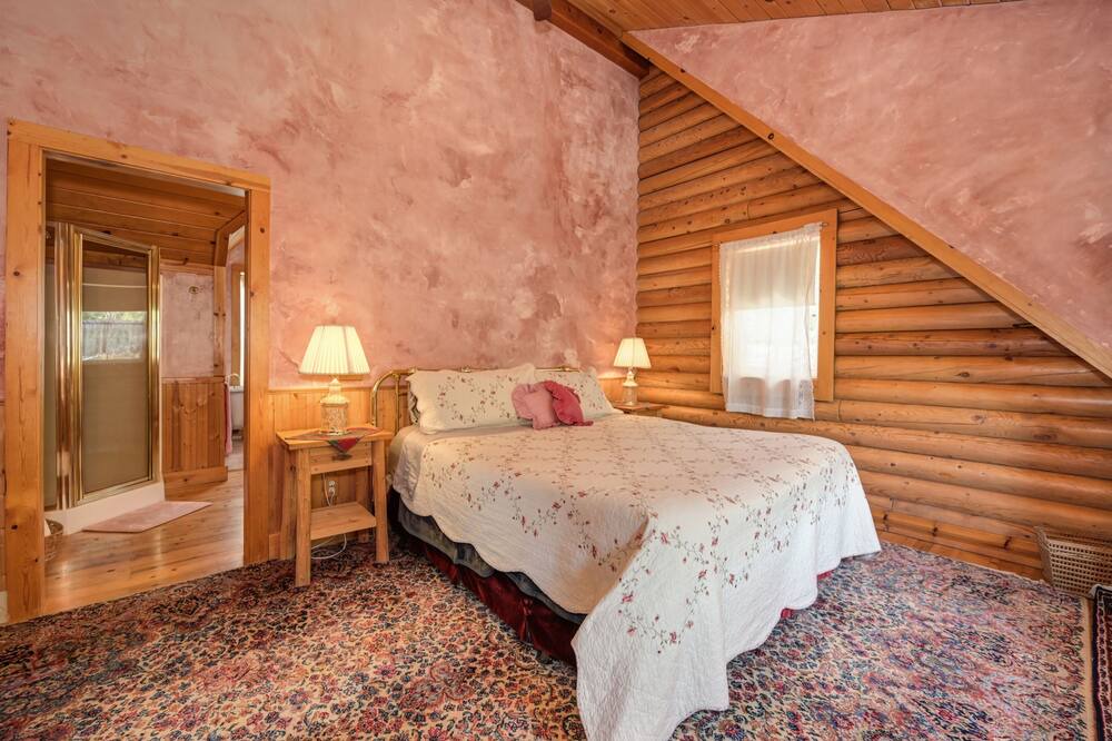Photo of Bedroom in Alta Sierra