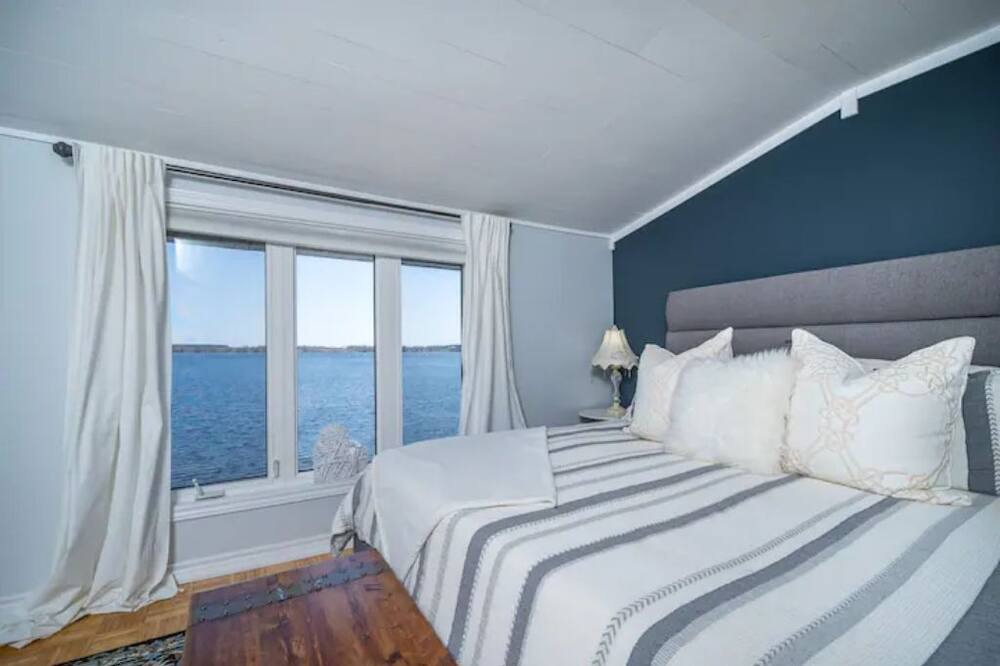 Photo of Bedroom in Greater Napanee