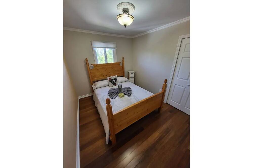 Photo of Bedroom in Greater Napanee