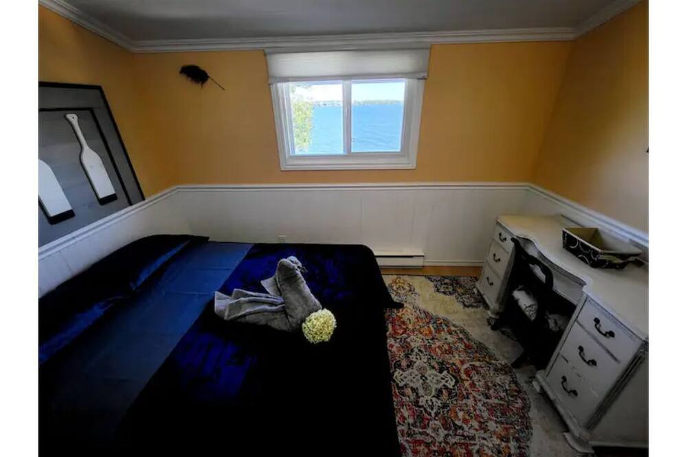Photo of Bedroom in Greater Napanee