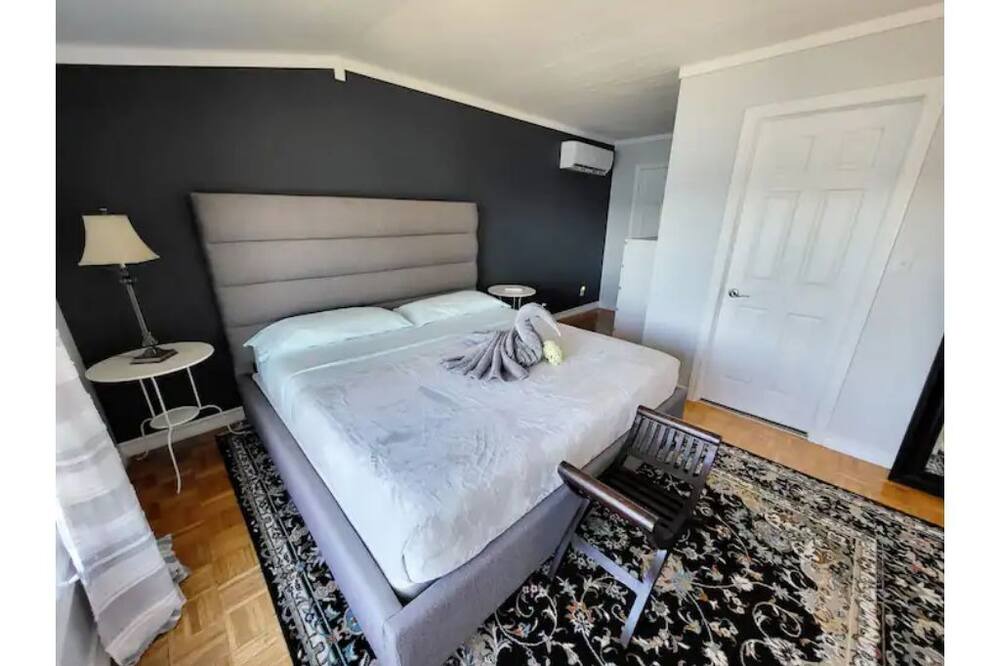Photo of Bedroom in Greater Napanee