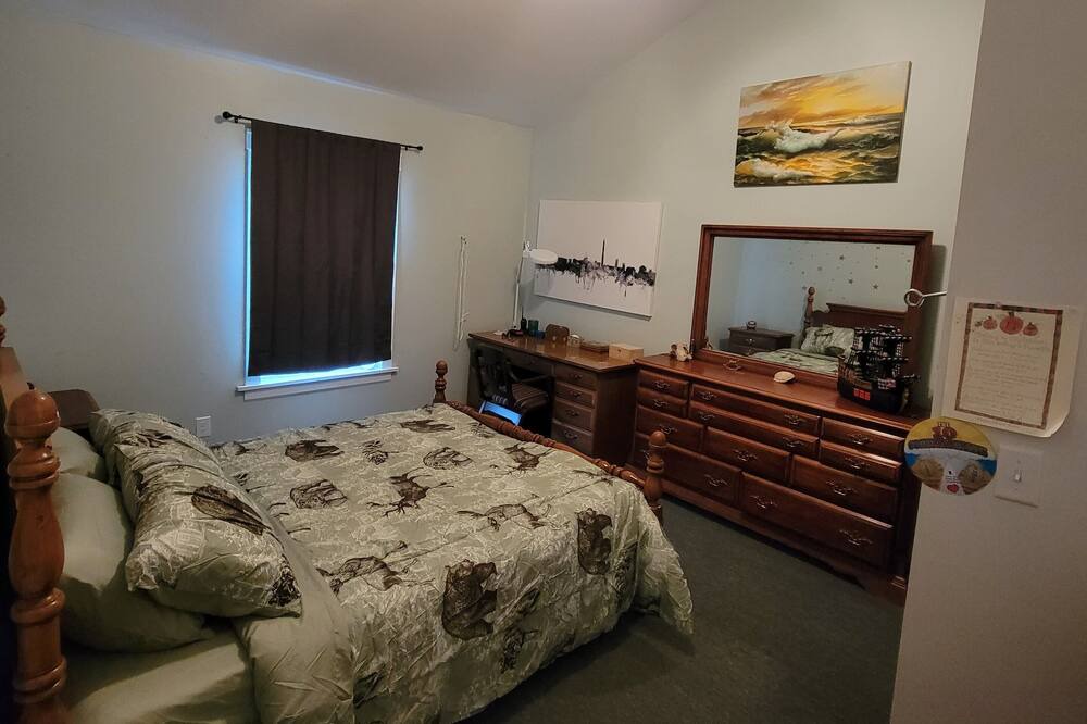 Photo of Bedroom in Broadway