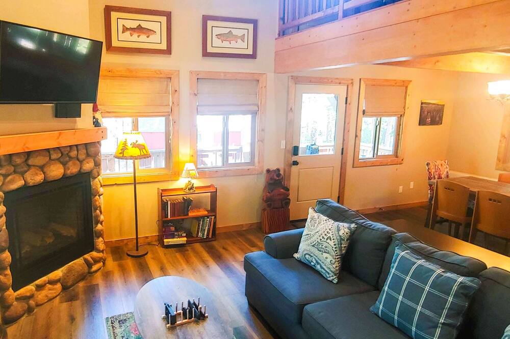 Photo of Livingroom in North Upper Truckee