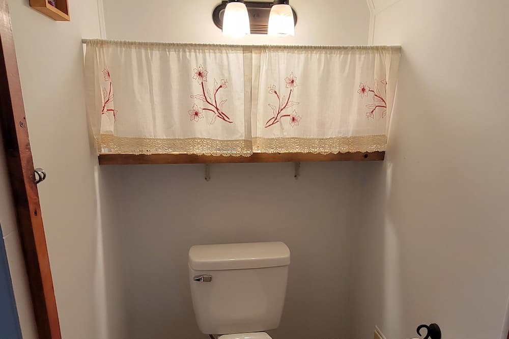 Photo of Bathroom in Greene County