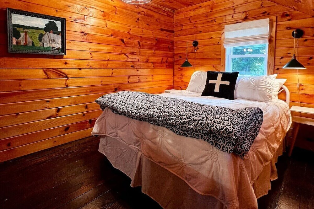 Photo of Bedroom in Sandy Creek