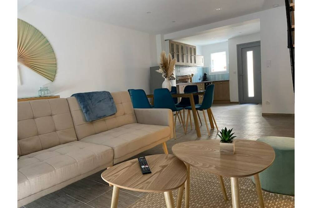 Photo of Livingroom in Saint-Laurent-d'Aigouze