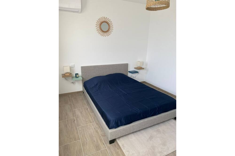 Photo of Bedroom in Saint-Laurent-d'Aigouze
