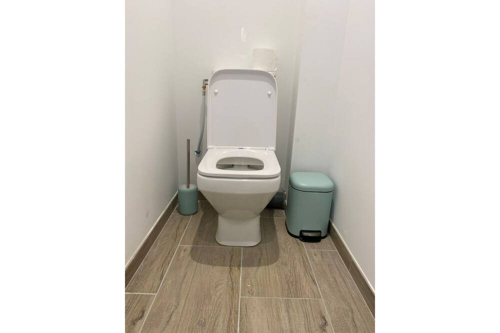 Photo of Bathroom in Saint-Laurent-d'Aigouze