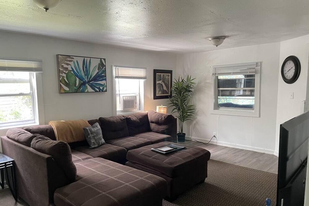 Photo of Livingroom in Jacksonville