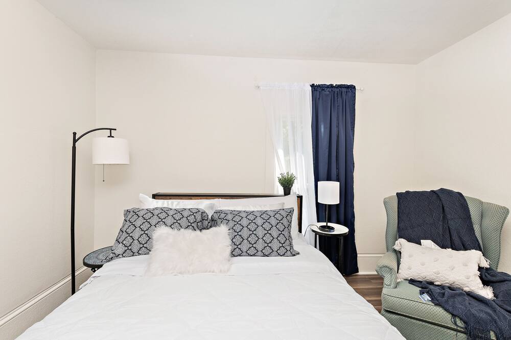 Photo of Bedroom in Excelsior Springs
