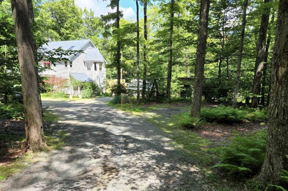 Photo of Outdoor in Canadensis