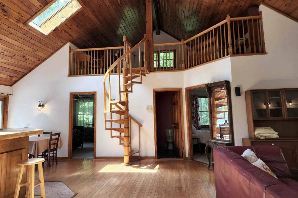 Photo of Livingroom in Canadensis