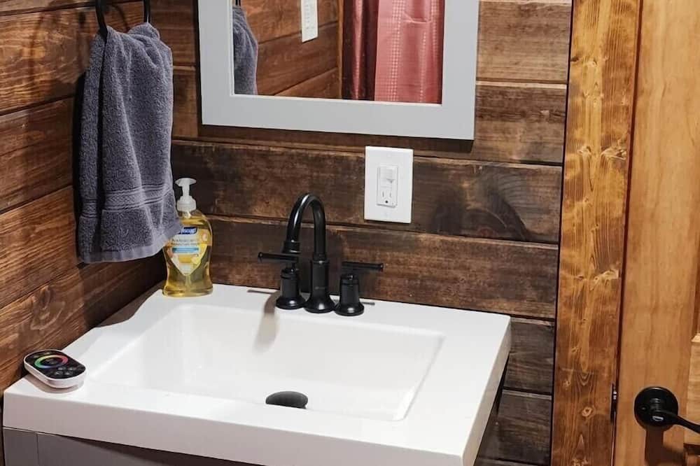 Photo of Bathroom in Sycamore