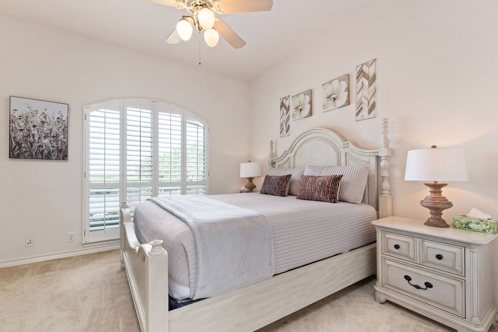 Photo of Bedroom in Far North Central
