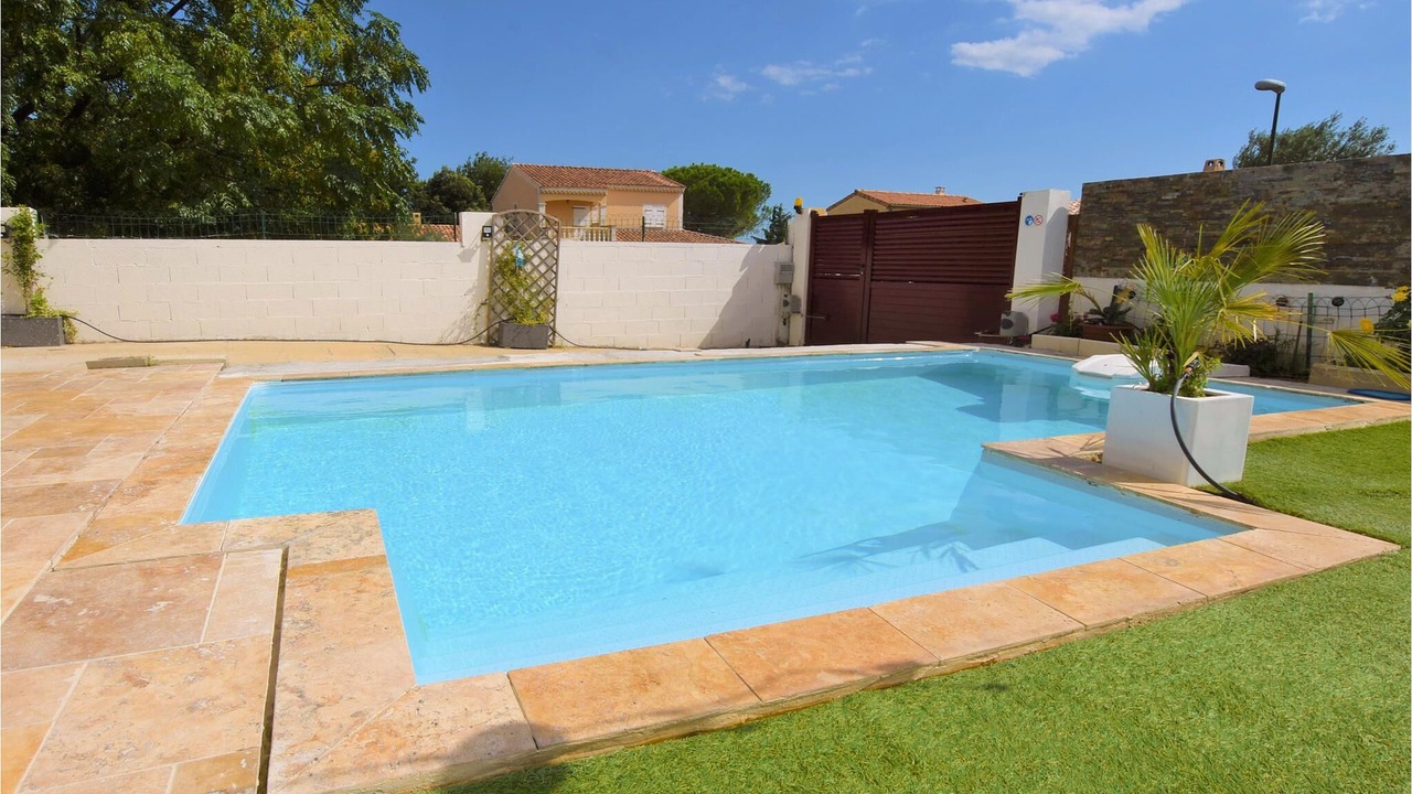 Photo of Outdoor in Pont-Saint-Esprit