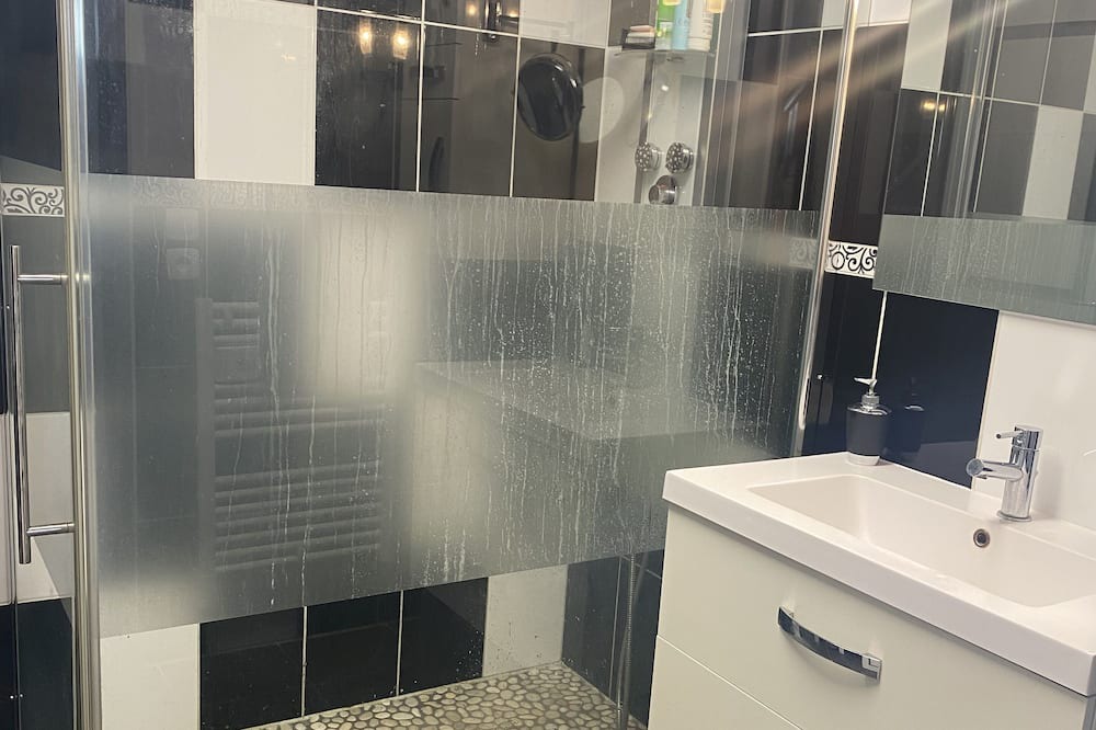 Photo of Bathroom in Unverre