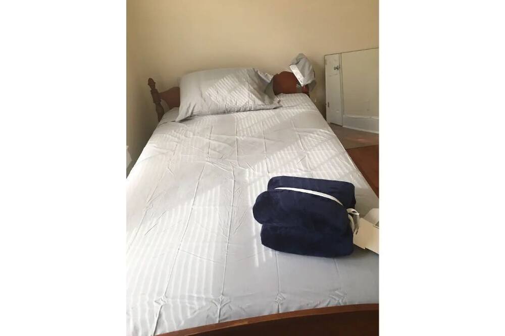 Photo of Bedroom in Niskayuna